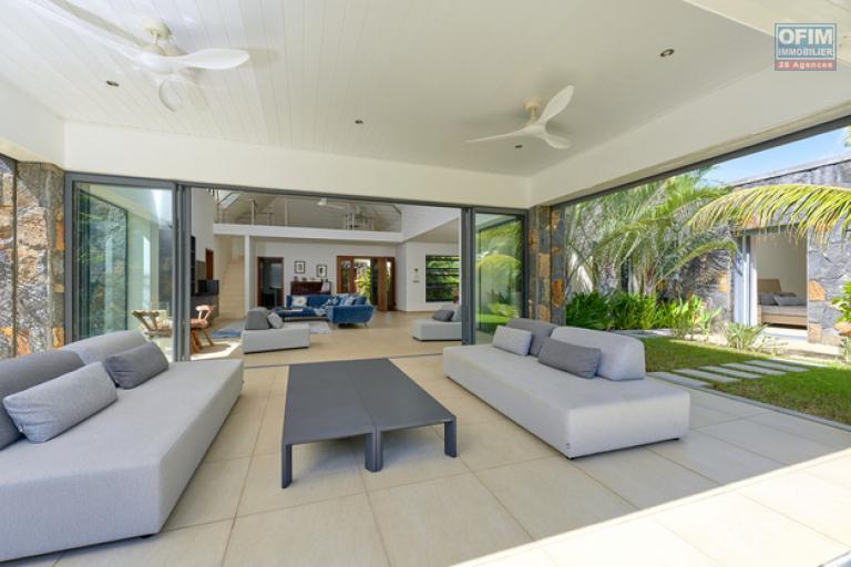 A vendre magnifique villa dans une residence accessible aux etrangers à Grand Baie.