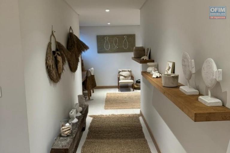 A vendre appartement en rez de jardin de 3 chambres accessible aux &eacute;trangers &agrave; Mont Choisy.