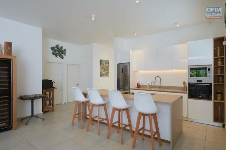 A vendre appartement en rez de jardin &agrave; Pointe Aux Canonniers accessible aux etrangers.