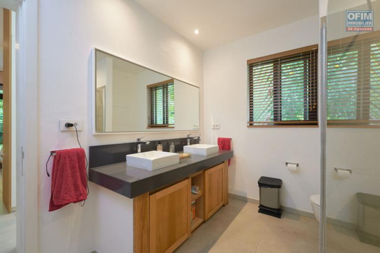 Accessible aux étrangers Appartement GRAND BAIE - PEREYBERE - POINTE AUX CANONNIERS – photo 11 sur 12
