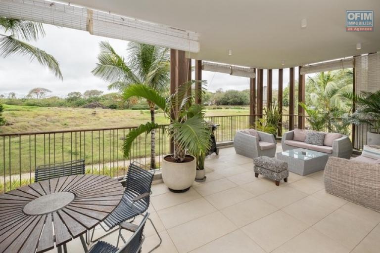 A vendre appartement de 2 chambres en suite, accessible aux etrangers à Mont Choisy.