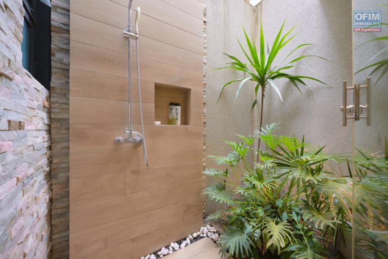 A vendre magnifique villa de 4 chambres en suite accessible aux etrangers à Pereybere.