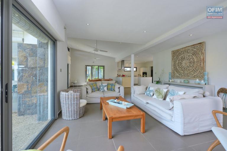 A vendre villa 3 chambres accessible aux etrangers emplacement idéal à La Salette, Grand Baie.
