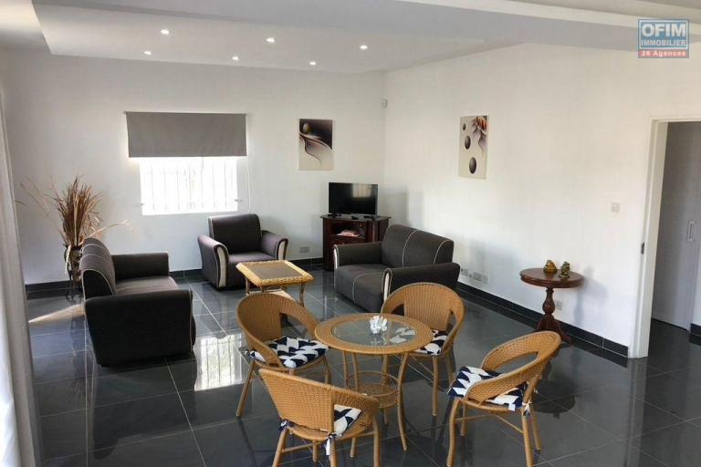FOR SALE – House divided into 2 apartments – Pereybere
