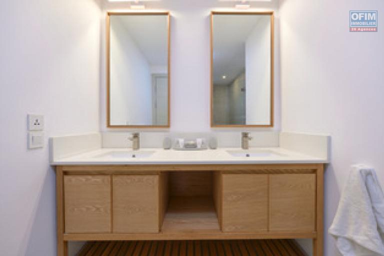 A vendre appartement de 3 chambres Accessible aux &eacute;trangers &agrave; Pointe Aux Canonniers.