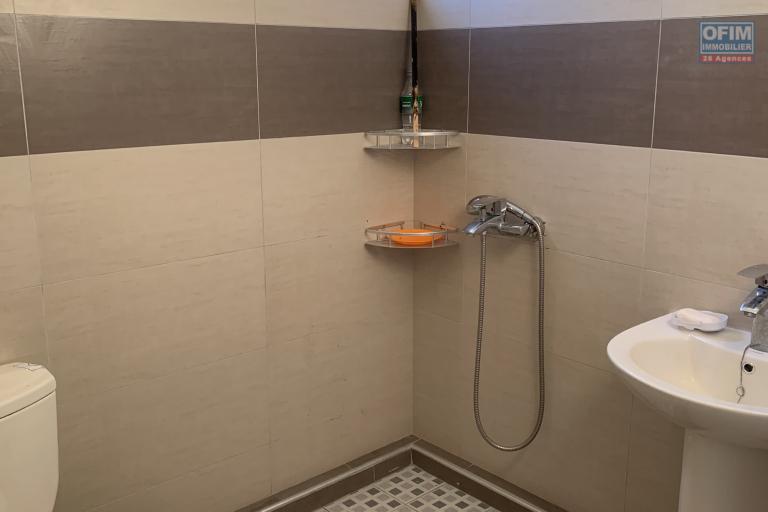 Flic en Flac location d'un triplex de 3 chambres avec piscine et vue d&eacute;gag&eacute;e sur Flic en Flac