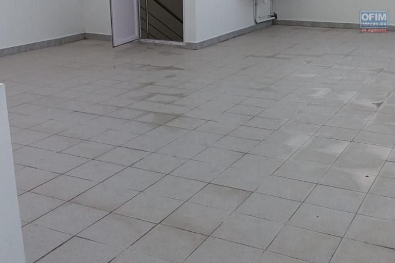 ALOUER : centre Grand Baie, villa neuve, 3 chambres en suite. Emplacement pretium