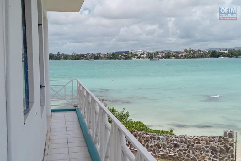 A LOUER Villa Pieds dans l'eau /POINTE AUX CANNONIERS