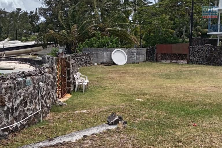 A LOUER Villa Pieds dans l'eau /POINTE AUX CANNONIERS