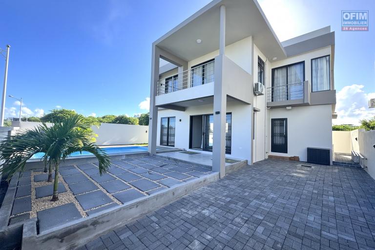 Flic-en-Flac – À vendre : Villa neuve 4 chambres avec piscine