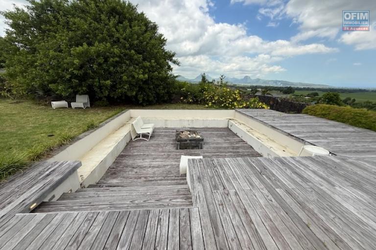 A vendre magnifique villa de 3 chambres &agrave; Mont Piton 1.