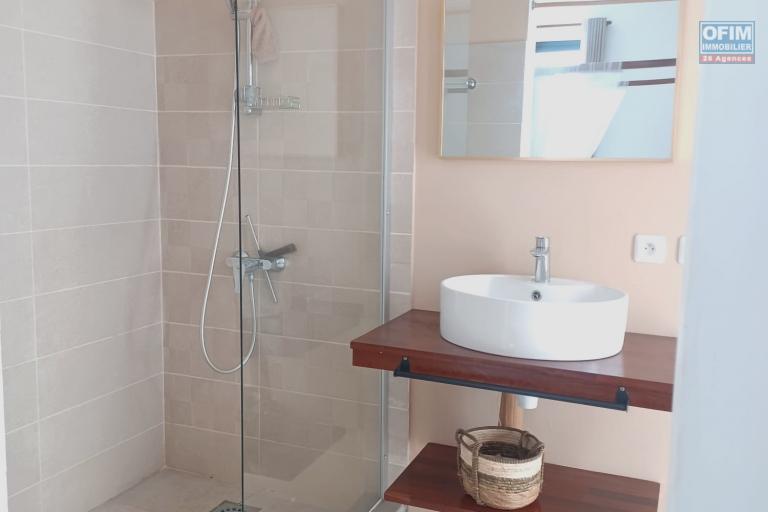 Tamarin &ndash; &Agrave; vendre, villa r&eacute;cente 3 chambres avec piscine et vue d&eacute;gag&eacute;e