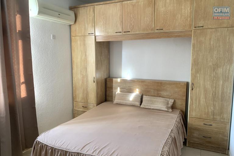 À louer – Duplex 3 chambres avec piscine privée, environnement calme à Flic-en-Flac, Île Maurice