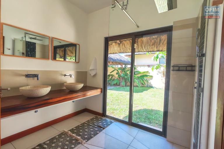 &Icirc;le Maurice &ndash; Rivi&egrave;re Noire : En vente villa de standing accessible aux &eacute;trangers avec piscine priv&eacute;e