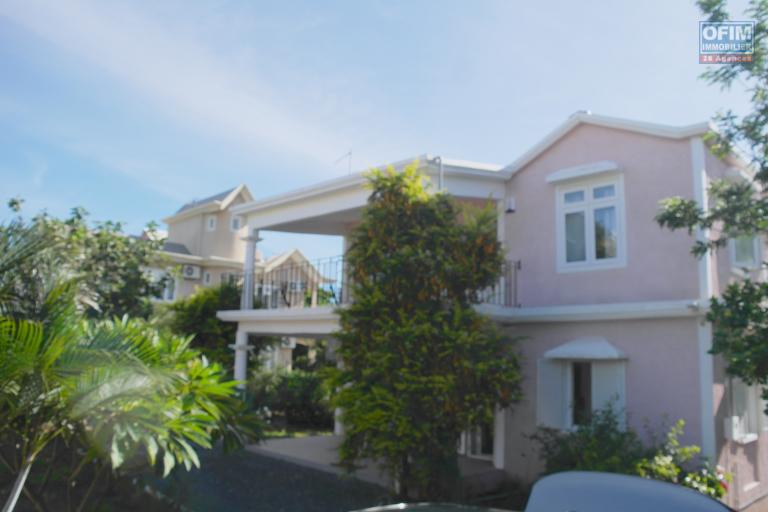 Flic en Flac, Mauritius &ndash; For sale: pleasant 4-bedroom villa located in a quiet, residential area, just 2 minutes from the beach and shops.