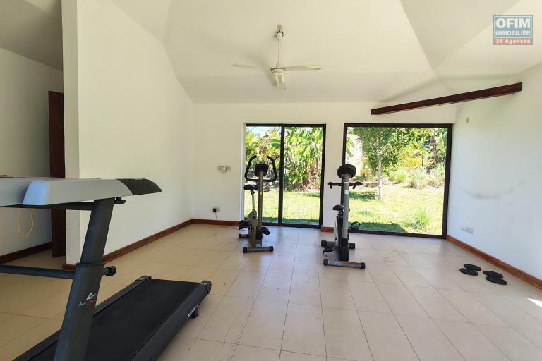 &Icirc;le Maurice &ndash; Rivi&egrave;re Noire : En vente villa de standing accessible aux &eacute;trangers avec piscine priv&eacute;e
