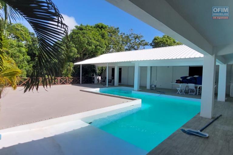 FOR RENT / Large 3-bedroom villa with annex (2 bedrooms) and 2100 m2 of garden / CALODYNE - Mauritius