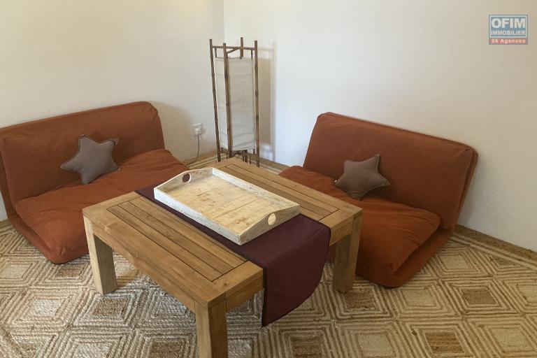 A LOUER / Grande villa 3 chambres avec dépendance ( 2 chambres ) et 2100 m2 de jardin / CALODYNE - Île Maurice