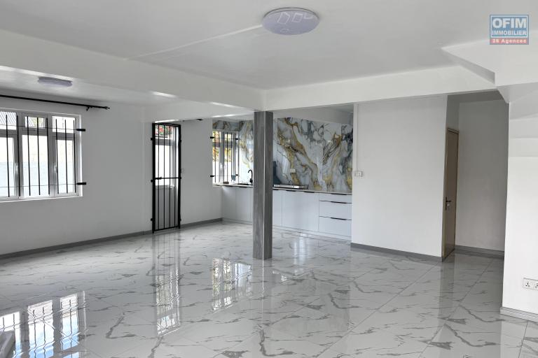 Sodnac Ile Maurice – À louer maison non meublée entièrement rénovée, située dans un quartier résidentiel et calme.