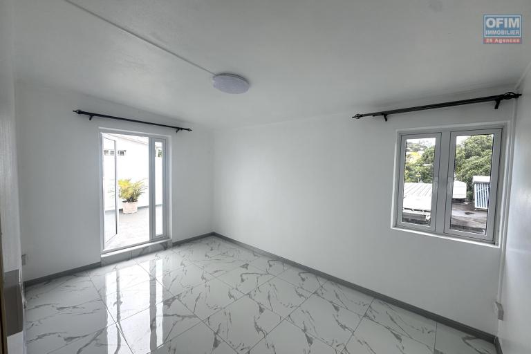 Sodnac Ile Maurice – À louer maison non meublée entièrement rénovée, située dans un quartier résidentiel et calme.