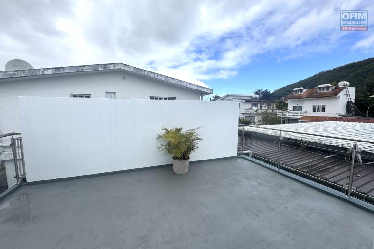 Sodnac Ile Maurice – À louer maison non meublée entièrement rénovée, située dans un quartier résidentiel et calme.