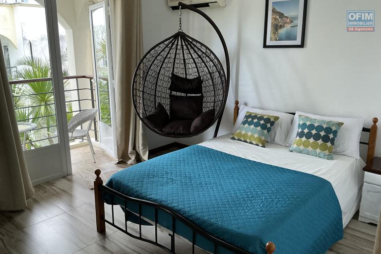 À LOUER – GRAND BAIE maison sur 2 étages avec rooftop aménagé dans résidence sécurisée. Île Maurice