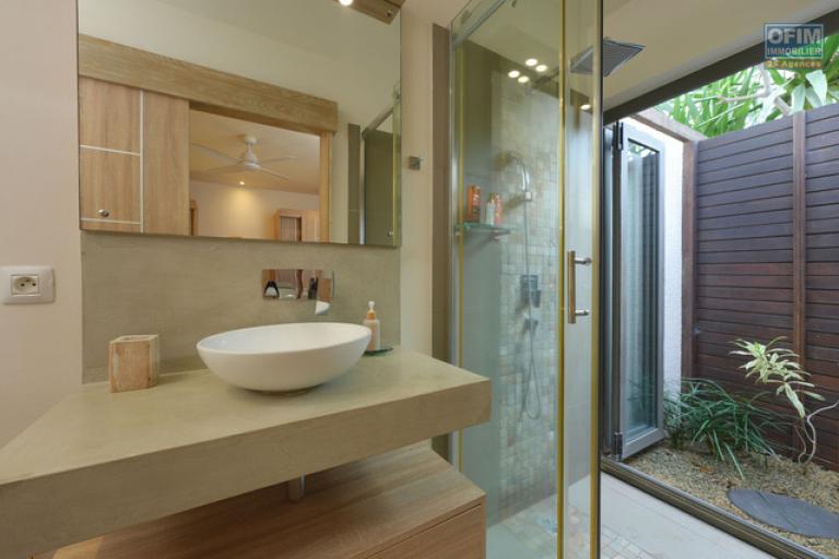 A vendre magnifique villa dans une residence accessible aux etrangers &agrave; Grand Baie, La Salette.