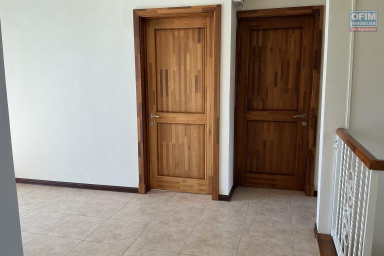 À LOUER – Élégante Villa Familiale 5 Chambres à Pereybère