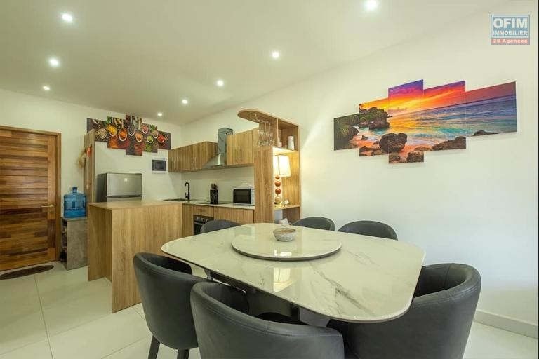 Flic-en-Flac Ile Maurice Magnifique appartement récent de 2 chambres avec grande terrasse, piscine, à deux pas de la plage