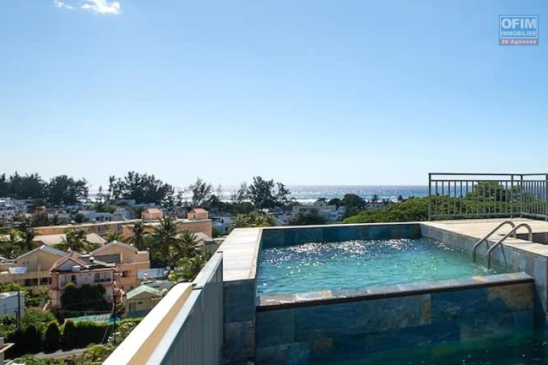 Flic-en-Flac Ile Maurice Magnifique appartement récent de 2 chambres avec grande terrasse, piscine, à deux pas de la plage