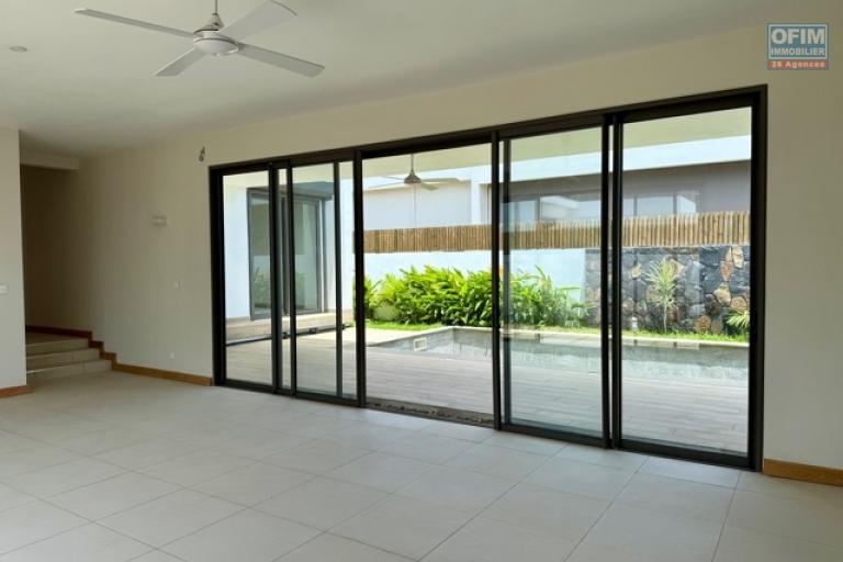 Villa F4 avec piscine Vivez dans le luxe et le confort proche centre commercial de la Croisette de Grand Baie dans un lotissement privé Bois Chandelle