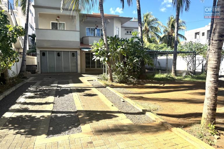 For Rent in Flic en Flac, Mauritius – Spacious 5-Bedroom Villa with Garage, Close to the Beach