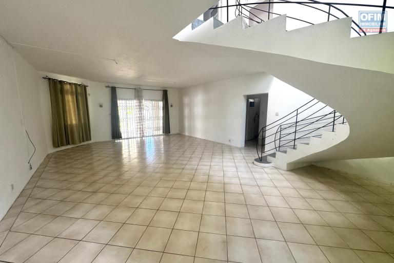 À louer à Flic en Flac ile Maurice – Spacieuse villa de 5 chambres avec garage, proche de la plage