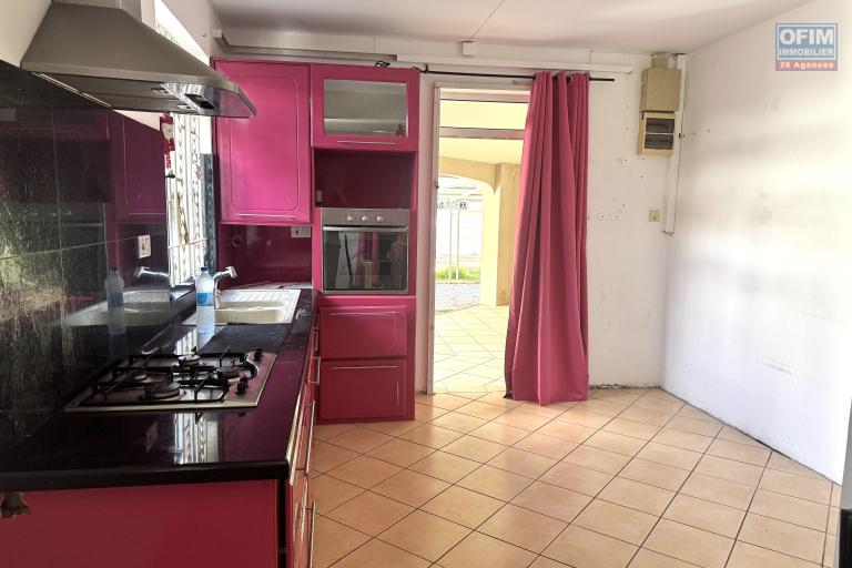 À louer à Flic en Flac ile Maurice – Spacieuse villa de 5 chambres avec garage, proche de la plage