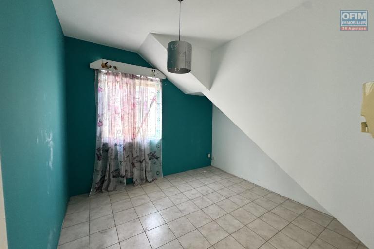 À louer à Flic en Flac ile Maurice – Spacieuse villa de 5 chambres avec garage, proche de la plage