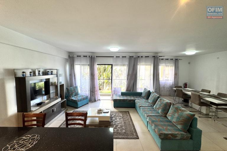 Flic en Flac, Île Maurice – Superbe Appartement Meublé à Vendre dans une Résidence Sécurisée avec Piscine – Accessible aux Acheteurs Étrangers