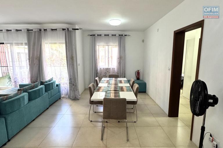 Flic en Flac, Île Maurice – Superbe Appartement Meublé à Vendre dans une Résidence Sécurisée avec Piscine – Accessible aux Acheteurs Étrangers