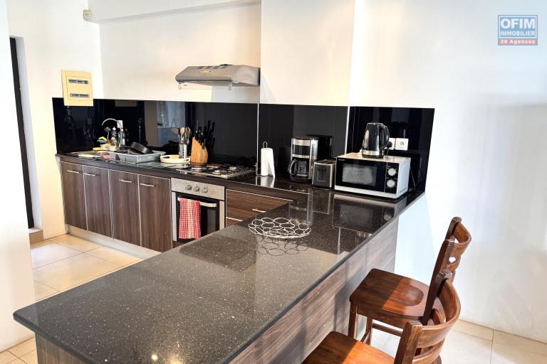Flic en Flac, Île Maurice – Superbe Appartement Meublé à Vendre dans une Résidence Sécurisée avec Piscine – Accessible aux Acheteurs Étrangers