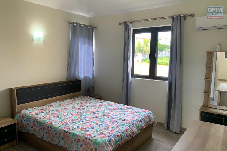 Flic En Flac île Maurice à louer récente villa cinq chambres avec piscine et garage située dans un morcellement sécurisé au calme.