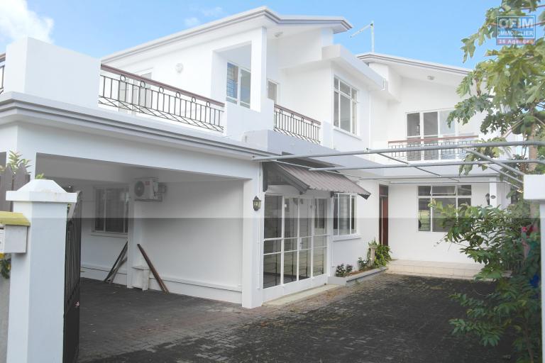 Vacoas, Mauritius: 6-bedroom villa for rent in a peaceful area close to shops.