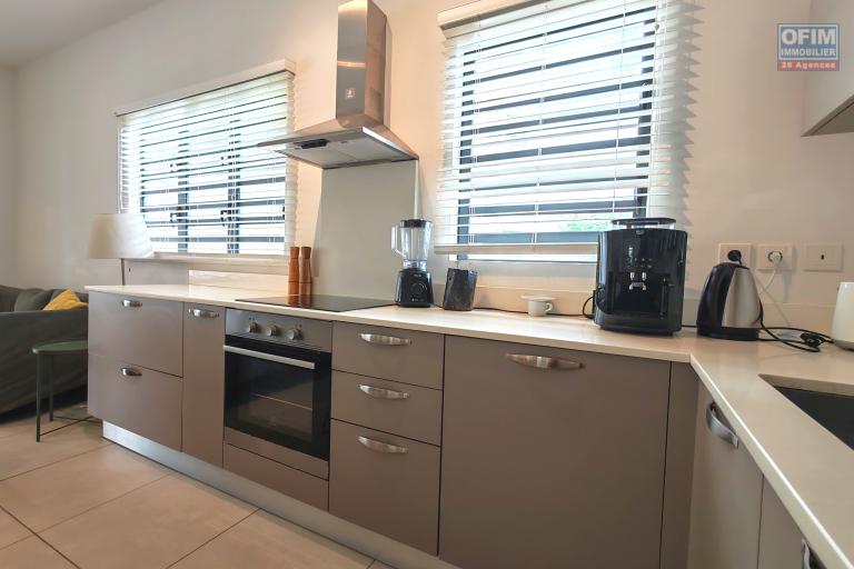 Rivière Noire, Île Maurice – Superbe Duplex de Prestige avec Piscine Privée et Accès Rivière – Réservé aux Acheteurs Mauriciens