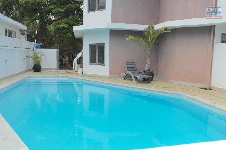 Superb 3-bedroom apartment in Flic en Flac with swimming pool, elevator and beautiful terraces