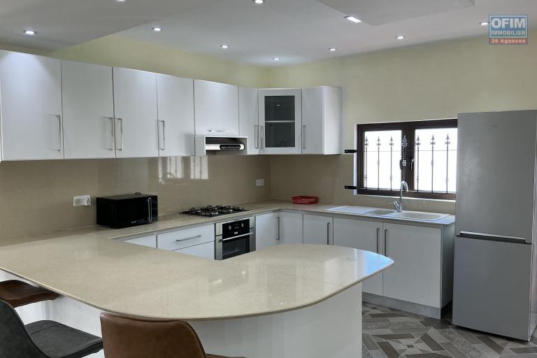 Villa familiale neuve de 4 chambres à Calodyne