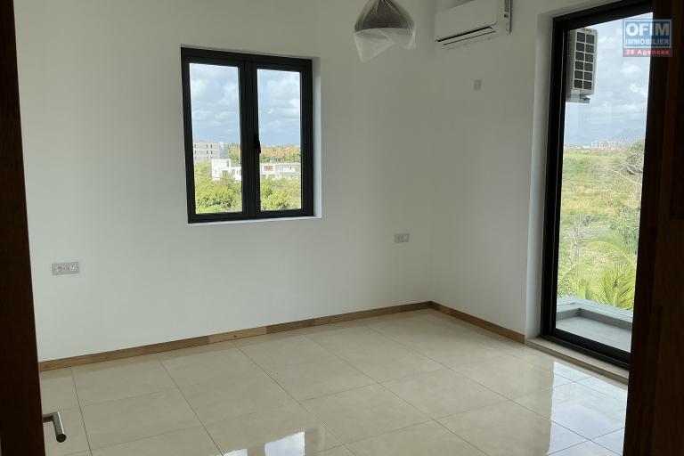 À vendre – Appartement neuf de 2 chambres en résidence sécurisée avec piscine à Grand Baie, île Maurice
