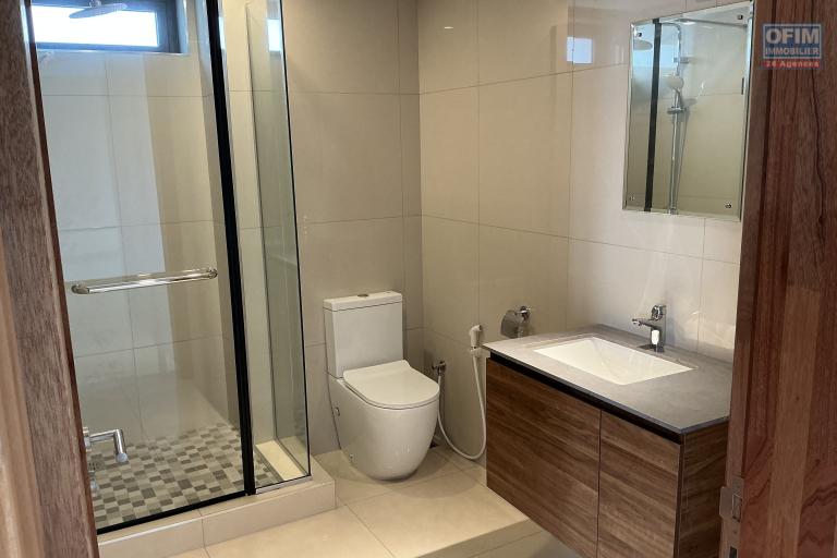 À vendre – Appartement neuf de 2 chambres en résidence sécurisée avec piscine à Grand Baie, île Maurice