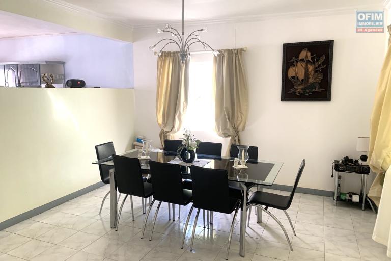 Villa 4 Chambres à louer– Flic-en-Flac, Île Maurice