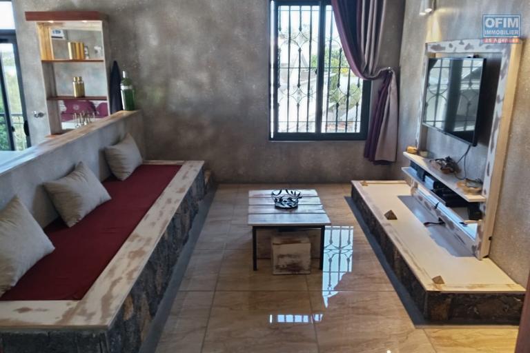 À LOUER – Grande villa atypique pleine de charme 3 à 4 chambres, Studio indépendant sur le rooftop