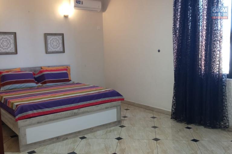 À LOUER – Grande villa atypique pleine de charme 3 à 4 chambres, Studio indépendant sur le rooftop