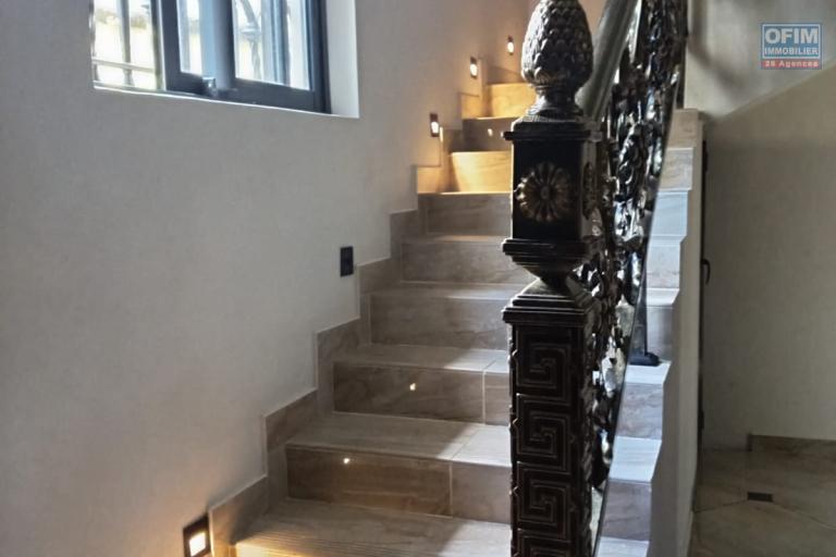 À LOUER – Grande villa atypique pleine de charme 3 à 4 chambres, Studio indépendant sur le rooftop