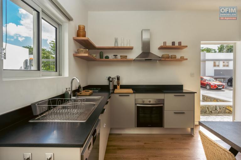 À LOUER – Agréable duplex avec piscine privée à Rivière-Noire Ile Maurice